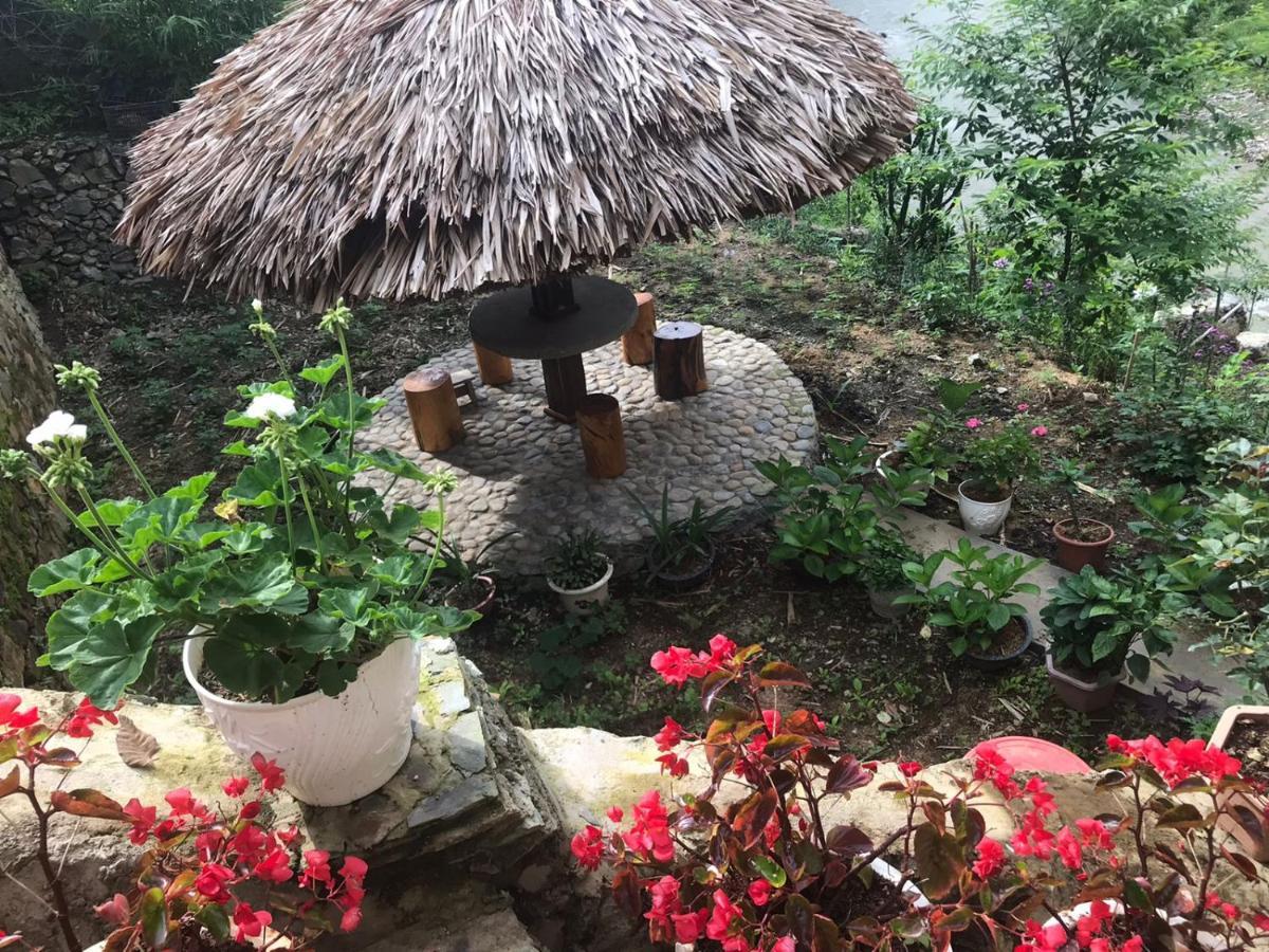 Dong Suoi H'Mong Homestay & Bungalow - Trek & Vegetarian Food Mu Cang Chai Buitenkant foto